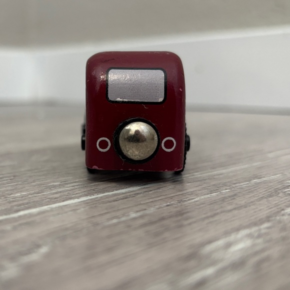 Wooden Bertie - Picture 4 of 8